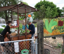 Produce-Stand-Patrons-2